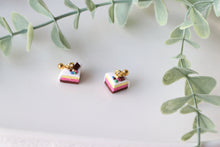 Load image into Gallery viewer, Medium Size Floral Studs