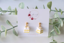 Load image into Gallery viewer, Medium Size Floral Studs