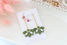 Load image into Gallery viewer, Hanging Flower Dangle Drop Earrings