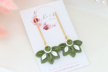 Load image into Gallery viewer, Hanging Flower Dangle Drop Earrings