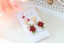 Load image into Gallery viewer, Red Floral Circular Dangle Earrings