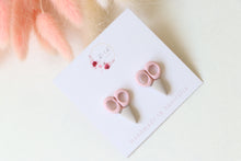 Load image into Gallery viewer, Mini Scissor Stud Earrings