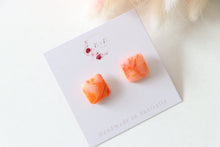 Load image into Gallery viewer, Square Resin Earrings