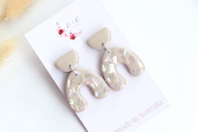 Load image into Gallery viewer, Tan Paua Iridescent Shell Earrings
