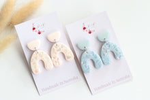 Load image into Gallery viewer, Pink Paua Iridescent Shell Earrings