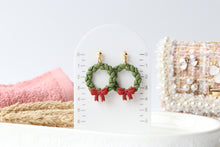 Load image into Gallery viewer, Simple Wreath Earrings