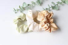 Load image into Gallery viewer, Pale Green