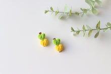 Load image into Gallery viewer, Hair Clip (Yellow and Green)