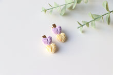 Load image into Gallery viewer, Purple and Cream Clips