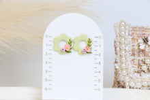 Load image into Gallery viewer, 6 Petal Flower ( Light Green )