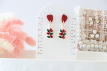 Load image into Gallery viewer, Valentines Day Cat Earrings