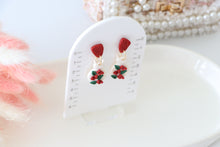 Load image into Gallery viewer, Valentines Day Cat Earrings