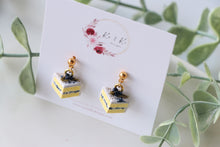 Load image into Gallery viewer, Medium Size Floral Studs
