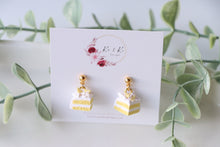 Load image into Gallery viewer, Medium Size Floral Studs
