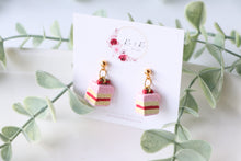 Load image into Gallery viewer, Medium Size Floral Studs
