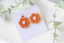 Load image into Gallery viewer, Flower Handmade Stud Earrings
