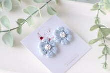 Load image into Gallery viewer, Flower Handmade Stud Earrings

