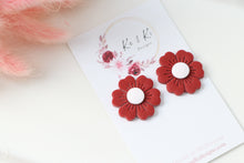 Load image into Gallery viewer, Round Flower Dangle Earrings
