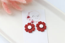 Load image into Gallery viewer, Round Flower Dangle Earrings
