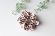 Load image into Gallery viewer, Scrunchie Nudes ( Dark Chocolate)
