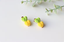 Load image into Gallery viewer, Hair Clip (Yellow and Green)
