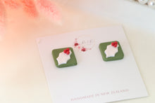 Load image into Gallery viewer, holly_leaf_christmas_stud_earrings_handmade_front_view
