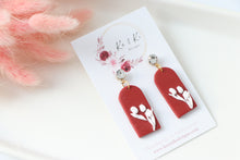 Load image into Gallery viewer, white_tulip_dangle_handmade_earrings_front_view
