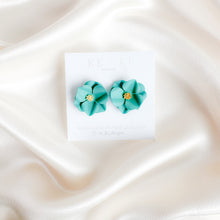 Load image into Gallery viewer, Petalie Luxe Jeweller

