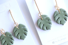 Load image into Gallery viewer, Monstera Earrings
